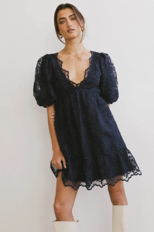 Fashionable And Fashionable Tiana Embroidered Mini Dress in Navy